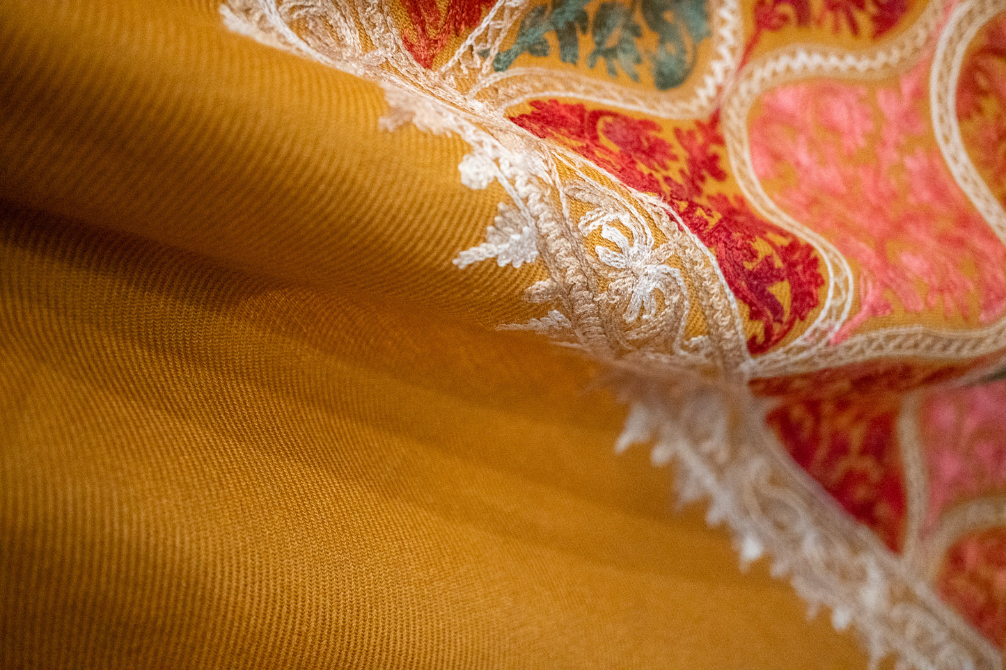 Châle en Laine à Motifs Traditionnels (Orange) – Fait en Inde